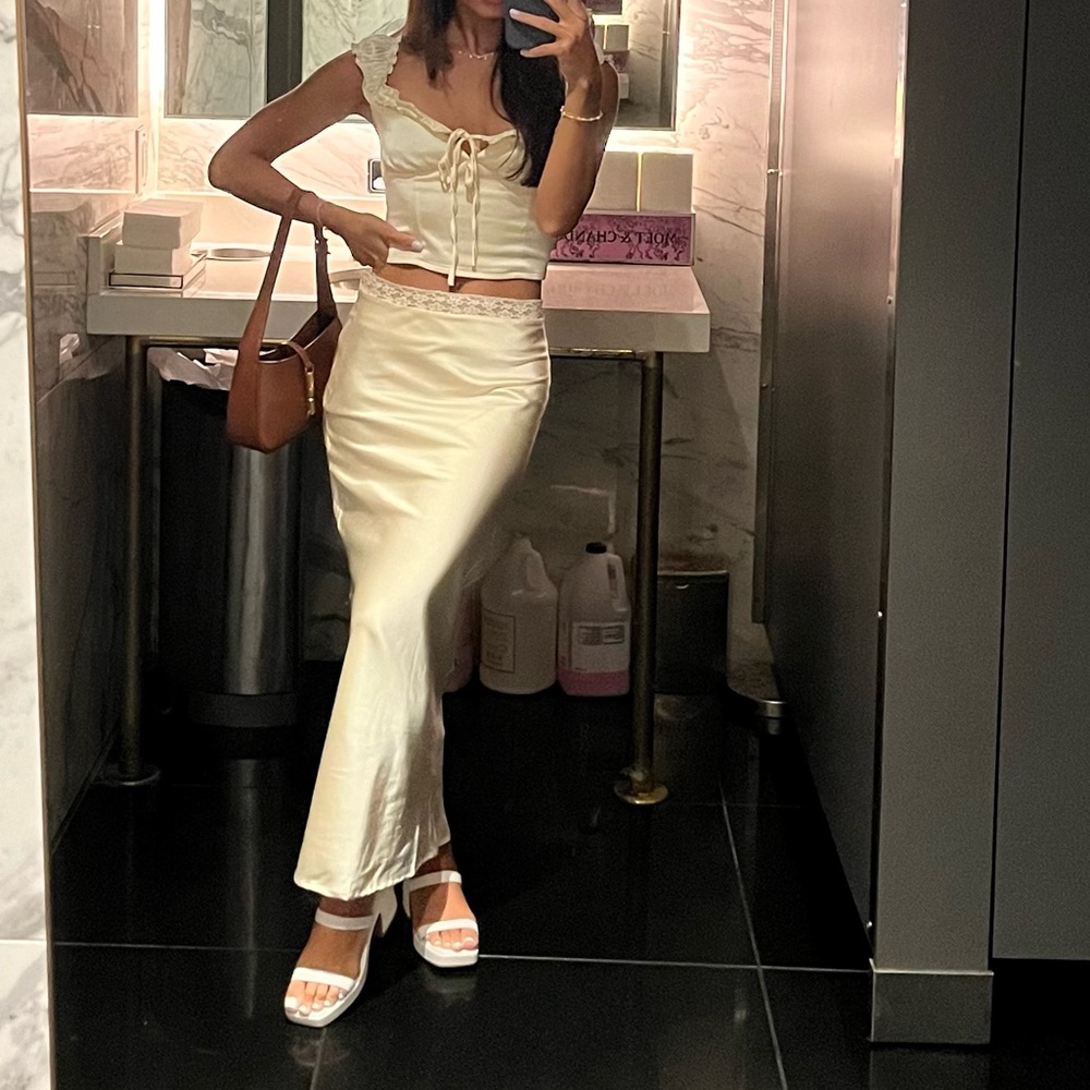 Elegant Champagne/Butter Yellow Two-Piece Dress